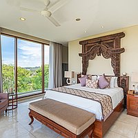 Luxury hillside villa with breathtaking ocean views in Labuan Sait. Villas in Bali for Sale: Вилла в Балиан за 104,6 млн. RUB. Freehold. Предварительный просмотр фото #11