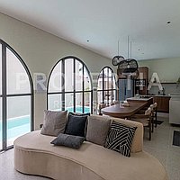 Stunning Mediterranean-Inspired Villa Near Canggu. Villas in Bali for Sale: Вилла в Балиан за 290 тыс. USD. Leasehold. Предварительный просмотр фото #1