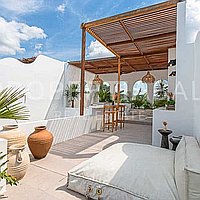 Beautiful Tropical Inspired Villa In Pererenan. Villas in Bali for Sale: Вилла в Переренан (Чангу), Балиан за 13,6 млн. RUB. Leasehold. Предварительный просмотр фото #13