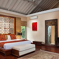 A Beautiful Luxury Freehold Residence @ Beachside Sanur. Villas in Bali for Sale: Вилла в Санур, Балиан за 2500 тыс. USD. Freehold. Предварительный просмотр фото #4