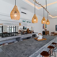 Brand-New Ultra-Modern 4-Bedroom Villa with a Huge Rooftop Terrace. Villas in Bali for Sale: Вилла в Санур, Балиан за 420 тыс. USD. Leasehold. Предварительный просмотр фото #5