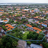 Unmissable Opportunity: Rare and Unique Home and Office Building Situated on 2,480 sqm in the Heart of Sanur. Villas in Bali for Sale: Вилла в Санур, Балиан за 19,0 млн. RUB. Leasehold. Предварительный просмотр фото #1