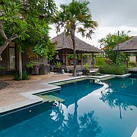 Unmissable Opportunity: Rare and Unique Home and Office Building Situated on 2,480 sqm in the Heart of Sanur. Villas in Bali for Sale: Вилла в Санур, Балиан за 19,0 млн. RUB. Leasehold. Предварительный просмотр фото #9
