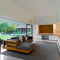 Unmissable Opportunity: Rare and Unique Home and Office Building Situated on 2,480 sqm in the Heart of Sanur. Villas in Bali for Sale: Вилла в Санур, Балиан за 243 тыс. USD. Leasehold. Предварительный просмотр фото #2