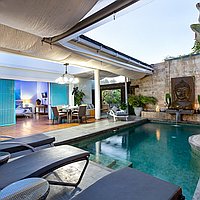 Contemporary design 2-bedroom villa steps from the beach in Sanur. Villas in Bali for Sale: Вилла в Санур, Балиан за 27,4 млн. RUB. Leasehold. Предварительный просмотр фото #1