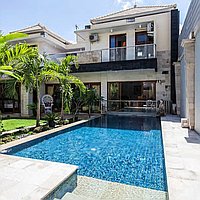 Charming Two Villas In Seminyak. Villas in Bali for Sale: Вилла в Семиньяк, Балиан за 533 тыс. USD. Leasehold. Предварительный просмотр фото #1