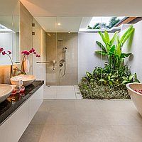 Exquisite Four – Bedroom Villa in Seminyak’s Most Prestigious Locale – Set on 450 sqm. Villas in Bali for Sale: Вилла в Семиньяк, Балиан за 365 тыс. USD. Leasehold. Предварительный просмотр фото #5