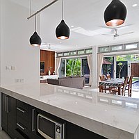 Newly Renovated Double Storey Two-Bedroom Hidden Gem in Central Seminyak – Rarely Offered and Ready Now. Villas in Bali for Sale: Вилла в Семиньяк, Балиан за 20,6 млн. RUB. Leasehold. Предварительный просмотр фото #9