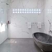 Newly Renovated Double Storey Two-Bedroom Hidden Gem in Central Seminyak – Rarely Offered and Ready Now. Villas in Bali for Sale: Вилла в Семиньяк, Балиан за 20,6 млн. RUB. Leasehold. Предварительный просмотр фото #15