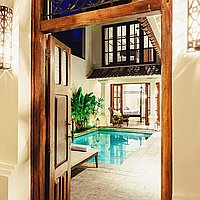 Exceptional Beachside Investment: Two Villas in a Prime Location for the Price of One! Steps from Seminyak Beach. Villas in Bali for Sale: Вилла в Семиньяк, Балиан за 485 тыс. USD. Leasehold. Предварительный просмотр фото #1