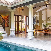 Exceptional Beachside Investment: Two Villas in a Prime Location for the Price of One! Steps from Seminyak Beach. Villas in Bali for Sale: Вилла в Семиньяк, Балиан за 485 тыс. USD. Leasehold. Предварительный просмотр фото #1