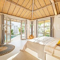Stunning Modern Family Villa In Seminyak. Villas in Bali for Sale: Вилла в Семиньяк, Балиан за 26,0 млн. RUB. Leasehold. Предварительный просмотр фото #8