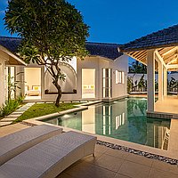 Newly Renovated 3 Bed Seminyak Holiday Investment Villa with Long Lease. Villas in Bali for Sale: Вилла в Семиньяк, Балиан за 325 тыс. USD. Leasehold. Предварительный просмотр фото #1