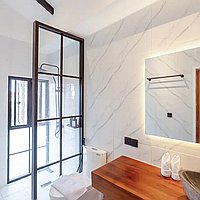 Exclusive three-bedroom villa in prime Seminyak location. Villas in Bali for Sale: Vila di dalam Seminyak, Bali untuk 3,4 Miliar IDR. Leasehold. Pratinjau foto #9