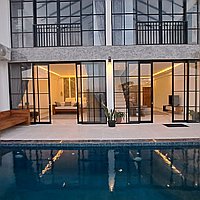 Exclusive three-bedroom villa in prime Seminyak location. Villas in Bali for Sale: Vila di dalam Seminyak, Bali untuk 3,4 Miliar IDR. Leasehold. Pratinjau foto #1