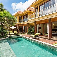Sophisticated 4-bedroom Seminyak sanctuary for lease. Villas in Bali for Sale: Вилла в Семиньяк, Балиан за 415 тыс. USD. Leasehold. Предварительный просмотр фото #1