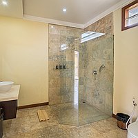 Sophisticated 4-bedroom Seminyak sanctuary for lease. Villas in Bali for Sale: Вилла в Семиньяк, Балиан за 415 тыс. USD. Leasehold. Предварительный просмотр фото #11