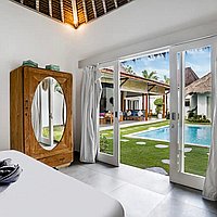 Charming traditional-modern villa steps from Petitenget Beach. Villas in Bali for Sale: Вилла в Семиньяк, Балиан за 474 тыс. USD. Leasehold. Предварительный просмотр фото #8