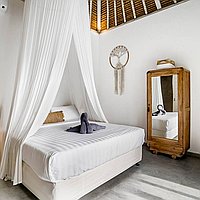 Charming traditional-modern villa steps from Petitenget Beach. Villas in Bali for Sale: Вилла в Семиньяк, Балиан за 474 тыс. USD. Leasehold. Предварительный просмотр фото #12