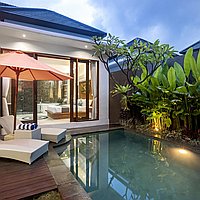 Two-Bedroom Gated estate Villa in Seminyak. Villas in Bali for Sale: Вилла в Семиньяк, Балиан за 21,8 млн. RUB. Leasehold. Предварительный просмотр фото #1