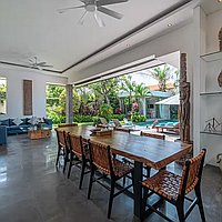 Modern 4-Bedroom Villa in Prime Seminyak Location for Long Lease. Villas in Bali for Sale: Вилла в Семиньяк, Балиан за 67,3 млн. RUB. Leasehold. Предварительный просмотр фото #3