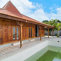 Rare Freehold Investment Opportunity – Joglo Designed Villa on 532sqm, Close to Seminyak Beach. Villas in Bali for Sale: Вилла в Семиньяк, Балиан за 550 тыс. USD. Freehold. Предварительный просмотр фото #1