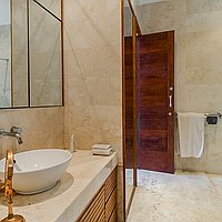 Traditional Three-Bedroom Freehold Villa on 750sqm Only Minutes Walk to the Beach. Villas in Bali for Sale: Вилла в Семиньяк, Балиан за 1310 тыс. USD. Freehold. Предварительный просмотр фото #15