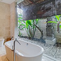 Traditional Three-Bedroom Freehold Villa on 750sqm Only Minutes Walk to the Beach. Villas in Bali for Sale: Вилла в Семиньяк, Балиан за 1310 тыс. USD. Freehold. Предварительный просмотр фото #13