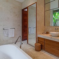 Traditional Three-Bedroom Freehold Villa on 750sqm Only Minutes Walk to the Beach. Villas in Bali for Sale: Вилла в Семиньяк, Балиан за 1310 тыс. USD. Freehold. Предварительный просмотр фото #17