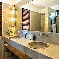 Stunning 12 Bed Villa Estate – Two Interconnected 6 Bedroom Villas in Gated Seminyak Community. Villas in Bali for Sale: Вилла в Семиньяк, Балиан за 1550 тыс. USD. Leasehold. Предварительный просмотр фото #16