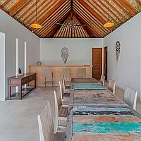 Spacious Four-Bedroom Beachfront Villa in Tabanan: Balinese-Meets-Modern Elegance with Promising ROI. Villas in Bali for Sale: Вилла в Табанан, Балиан за 1171 тыс. USD. Freehold. Предварительный просмотр фото #6