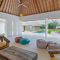 Spacious Four-Bedroom Beachfront Villa in Tabanan: Balinese-Meets-Modern Elegance with Promising ROI. Villas in Bali for Sale: Вилла в Табанан, Балиан за 1171 тыс. USD. Freehold. Предварительный просмотр фото #4