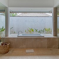 Spacious Four-Bedroom Beachfront Villa in Tabanan: Balinese-Meets-Modern Elegance with Promising ROI. Villas in Bali for Sale: Вилла в Табанан, Балиан за 1171 тыс. USD. Freehold. Предварительный просмотр фото #10