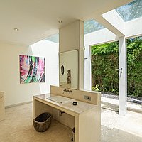 Secluded riverfront estate in Wanasara. Villas in Bali for Sale: Vila di dalam Tabanan, Bali untuk 25 Miliar IDR. Freehold. Pratinjau foto #14