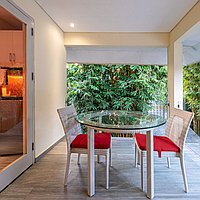 Secluded luxury resort amidst tranquil village near Nyanyi. Villas in Bali for Sale: Vila di dalam Tabanan, Bali untuk 57,8 Miliar IDR. Freehold. Pratinjau foto #9