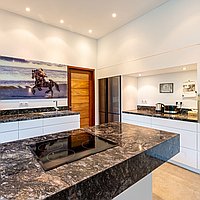 Secluded luxury resort amidst tranquil village near Nyanyi. Villas in Bali for Sale: Vila di dalam Tabanan, Bali untuk 57,8 Miliar IDR. Freehold. Pratinjau foto #16