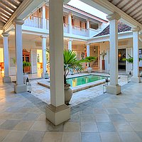 Gorgeous Colonial Residence With A Modern Twist. Villas in Bali for Sale: Вилла в Табанан, Балиан за 1075 тыс. USD. Freehold. Предварительный просмотр фото #4