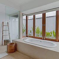 Brand New Iconic Freehold Beachfront Villa Complex. Villas in Bali for Sale: Вилла в Табанан, Балиан за 5927 тыс. USD. Freehold. Предварительный просмотр фото #9