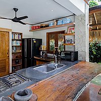 Expansive 27 ARE Freehold Property Investment Opportunity, Minutes from Central Ubud. Villas in Bali for Sale: Вилла в Убуд, Балиан за 874 тыс. USD. Freehold. Предварительный просмотр фото #4