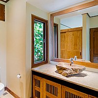 Expansive 27 ARE Freehold Property Investment Opportunity, Minutes from Central Ubud. Villas in Bali for Sale: Вилла в Убуд, Балиан за 874 тыс. USD. Freehold. Предварительный просмотр фото #15