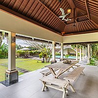 Elegant estate surrounded by rice field Keliki in North of Ubud. Villas in Bali for Sale: Vila di dalam Ubud, Bali untuk 27 Miliar IDR. Freehold. Pratinjau foto #15