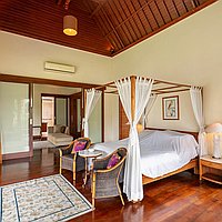 Elegant estate surrounded by rice field Keliki in North of Ubud. Villas in Bali for Sale: Vila di dalam Ubud, Bali untuk 27 Miliar IDR. Freehold. Pratinjau foto #9