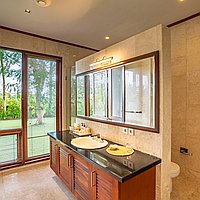 Elegant estate surrounded by rice field Keliki in North of Ubud. Villas in Bali for Sale: Vila di dalam Ubud, Bali untuk 27 Miliar IDR. Freehold. Pratinjau foto #18