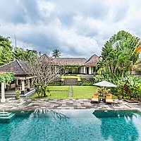 Elegant estate surrounded by rice field Keliki in North of Ubud. Villas in Bali for Sale: Vila di dalam Ubud, Bali untuk 27 Miliar IDR. Freehold. Pratinjau foto #1