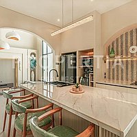 Stunning Modern Tropical Villa In Uluwatu. Villas in Bali for Sale: Вилла в Улувату, Балиан за 24,2 млн. RUB. Freehold. Предварительный просмотр фото #1