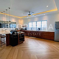 Modern Spacious Villa In Ungasan. Villas in Bali for Sale: Вилла в Улувату, Балиан за 75,9 млн. RUB. Freehold. Предварительный просмотр фото #1