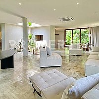 Stunning Modern Tropical Oasis Minutes From The Beach. Villas in Bali for Sale: Вилла в Улувату, Балиан за 211 тыс. USD. Leasehold. Предварительный просмотр фото #3