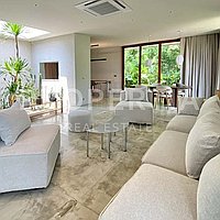 Stunning Modern Tropical Oasis Minutes From The Beach. Villas in Bali for Sale: Вилла в Улувату, Балиан за 211 тыс. USD. Leasehold. Предварительный просмотр фото #2