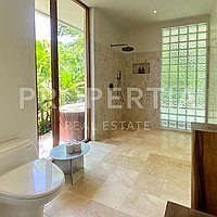 Stunning Modern Tropical Oasis Minutes From The Beach. Villas in Bali for Sale: Вилла в Улувату, Балиан за 211 тыс. USD. Leasehold. Предварительный просмотр фото #5