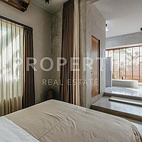 Stunning Modern Concrete Villa. Villas in Bali for Sale: Вилла в Умалас, Балиан за 4,6 млрд. IDR. Leasehold. Предварительный просмотр фото #14